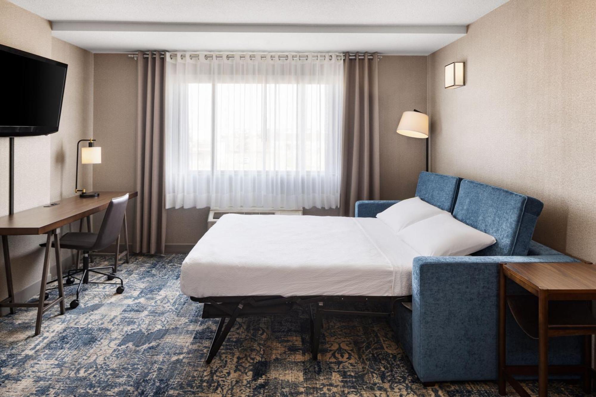 Four Points By Sheraton Edmonton South Экстерьер фото