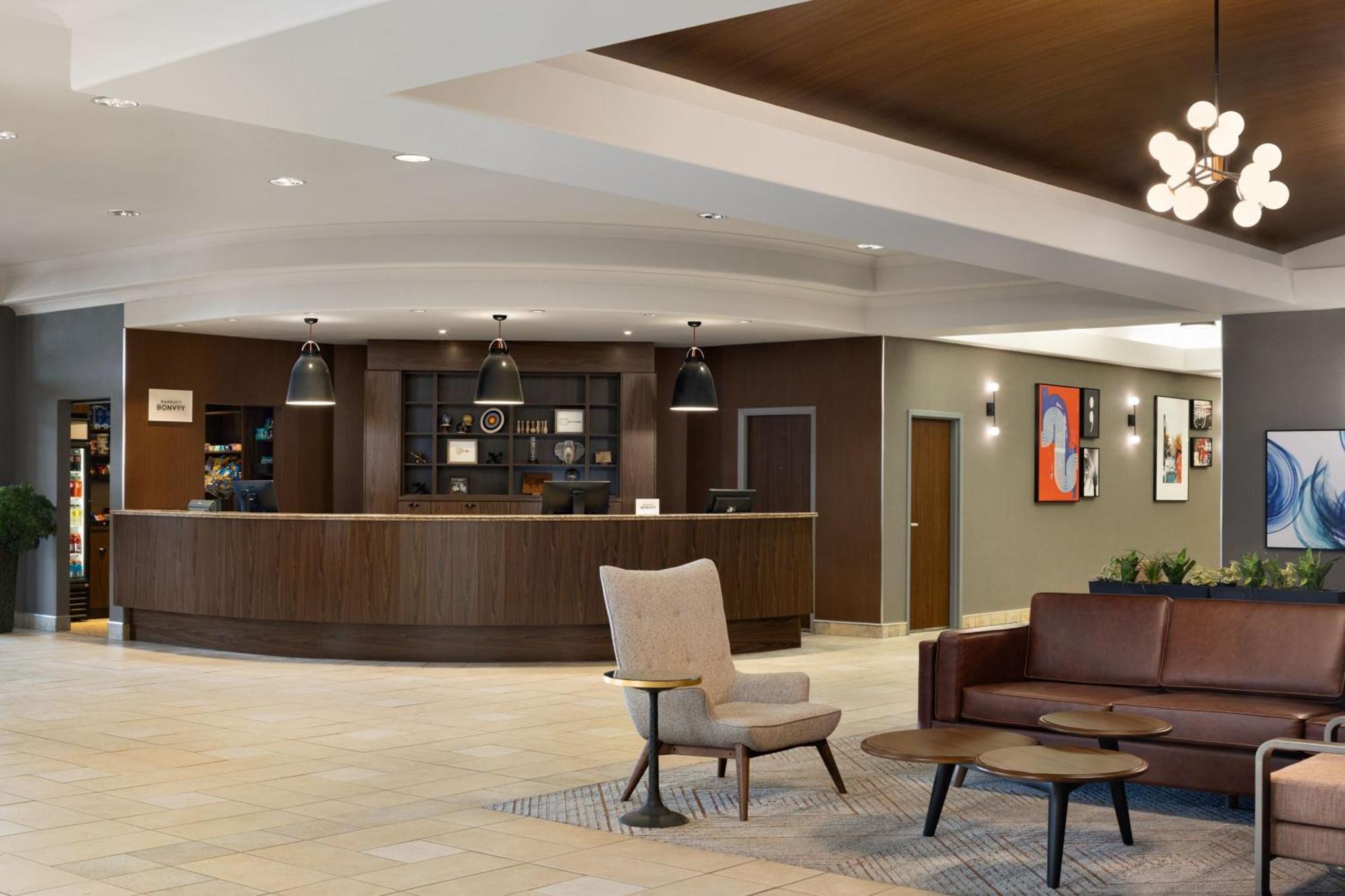 Four Points By Sheraton Edmonton South Экстерьер фото