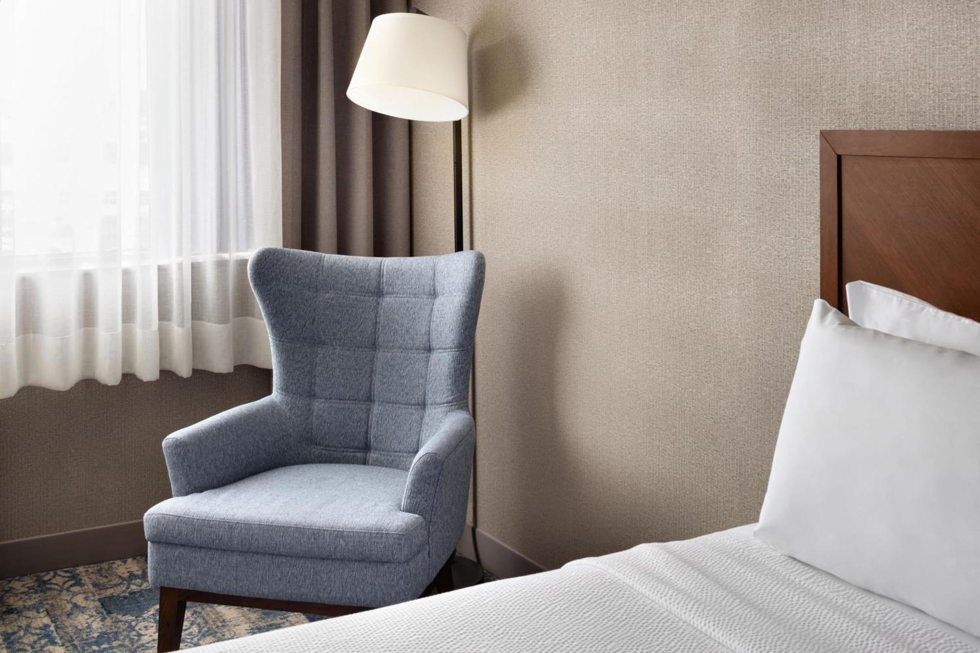 Four Points By Sheraton Edmonton South Экстерьер фото