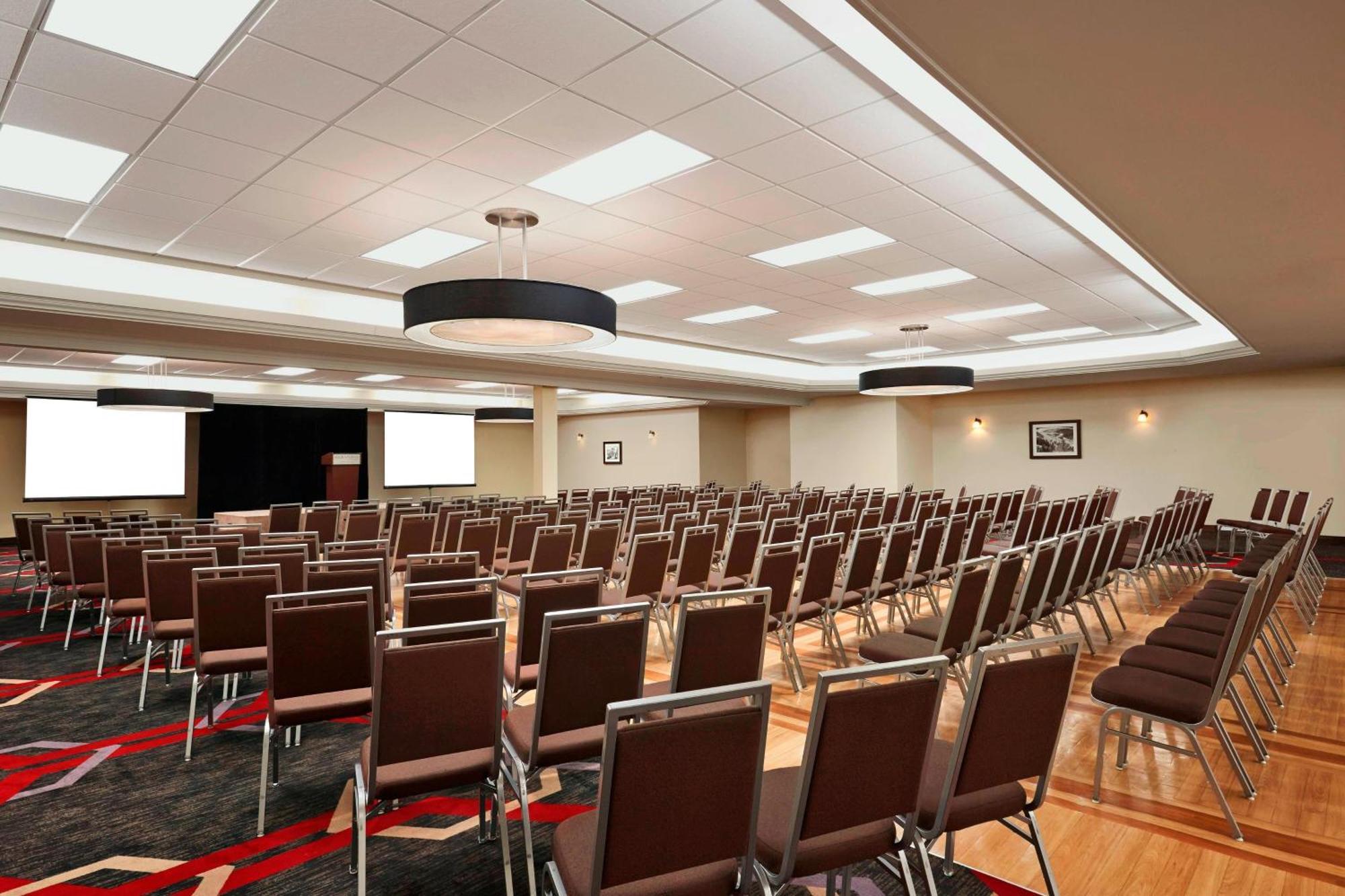 Four Points By Sheraton Edmonton South Экстерьер фото