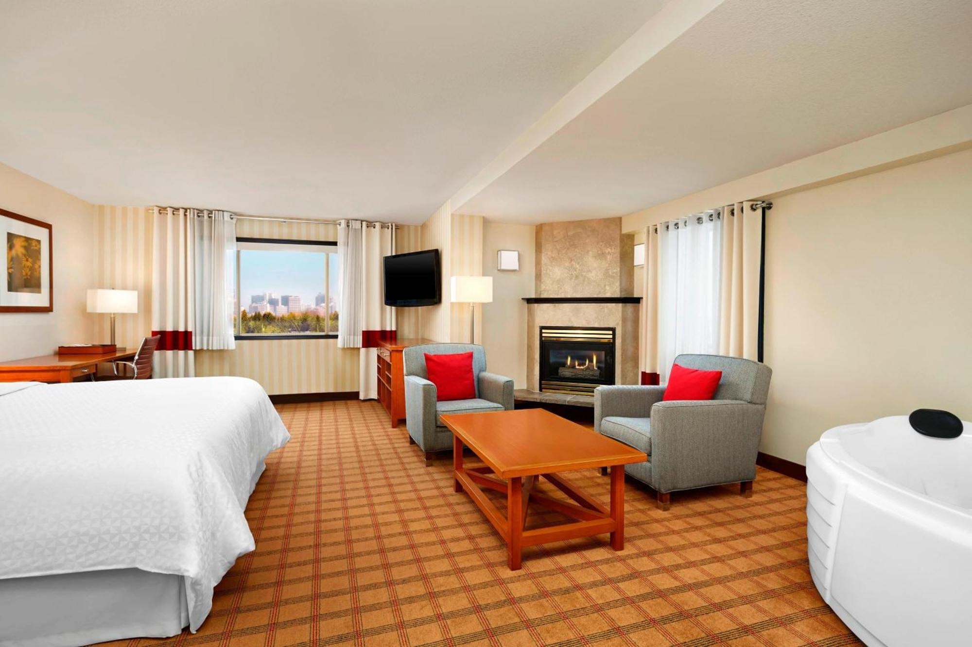 Four Points By Sheraton Edmonton South Экстерьер фото